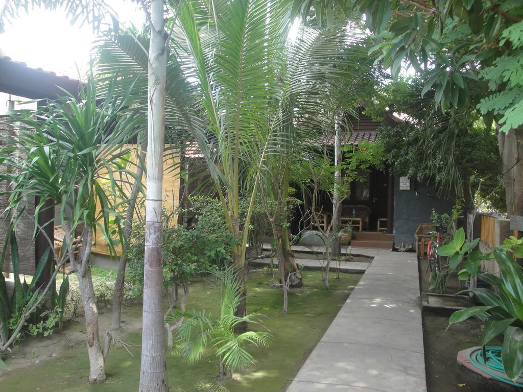 Alexyane Paradise Bungalow Джили Трауанган Екстериор снимка