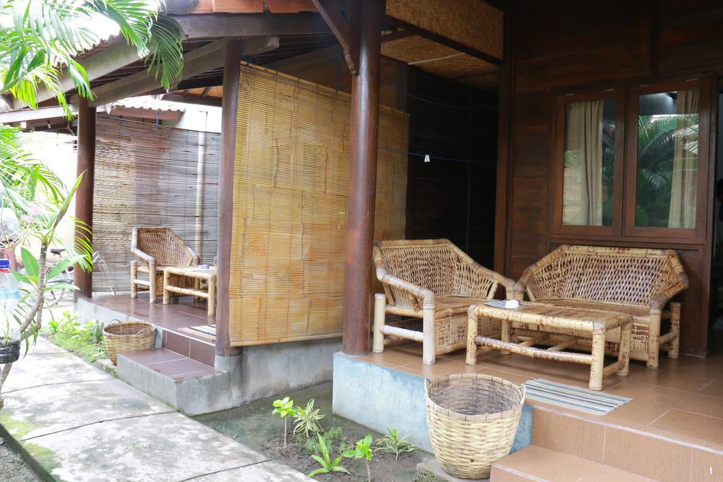 Alexyane Paradise Bungalow Джили Трауанган Екстериор снимка