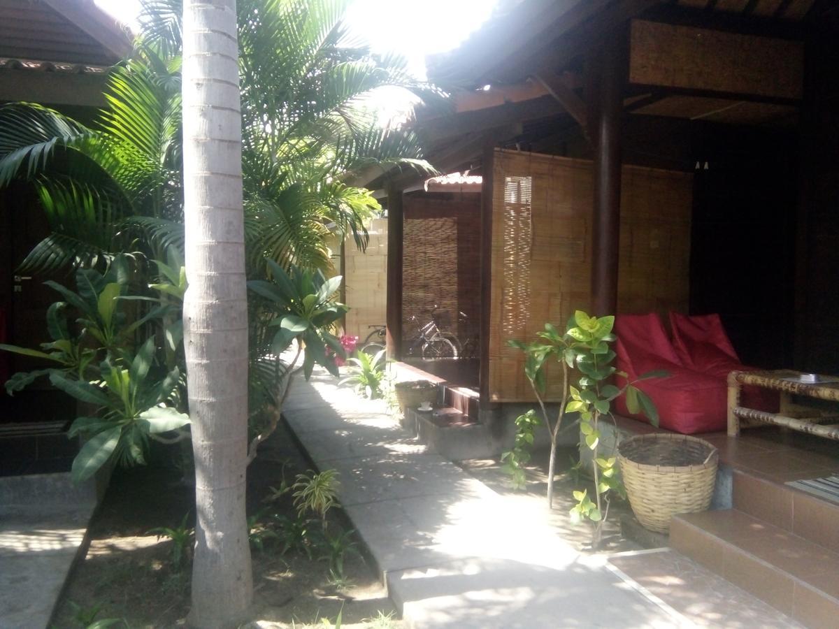Alexyane Paradise Bungalow Джили Трауанган Екстериор снимка