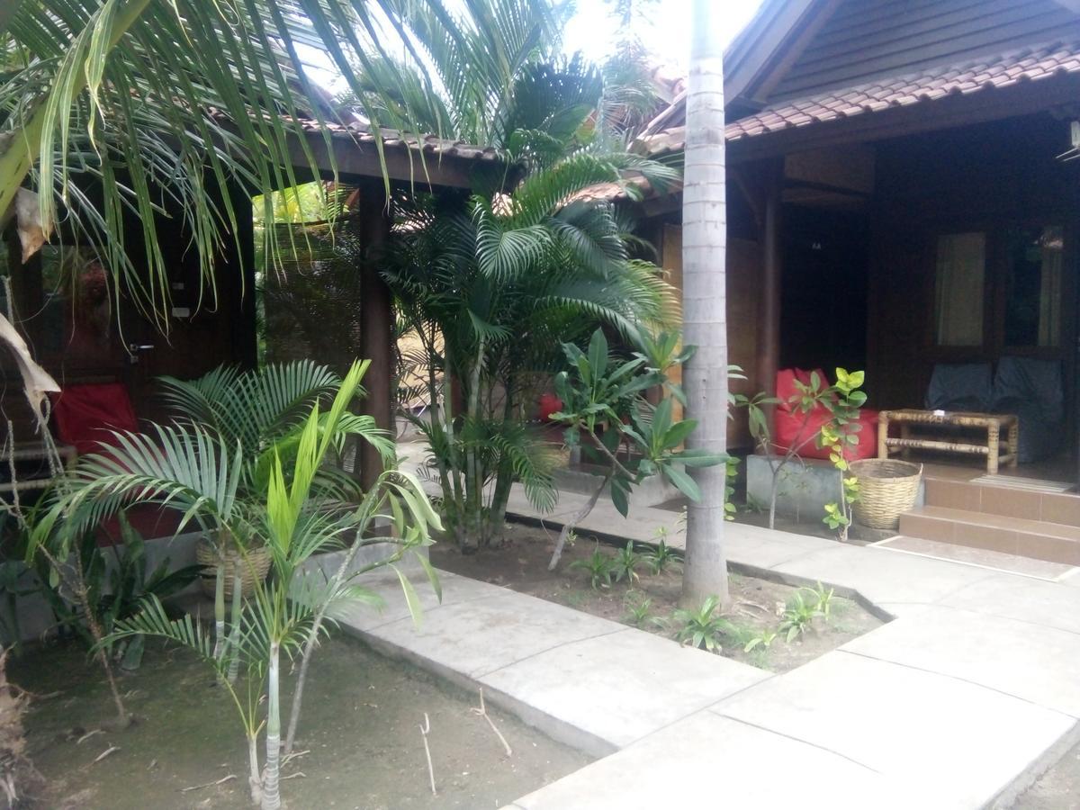 Alexyane Paradise Bungalow Джили Трауанган Екстериор снимка