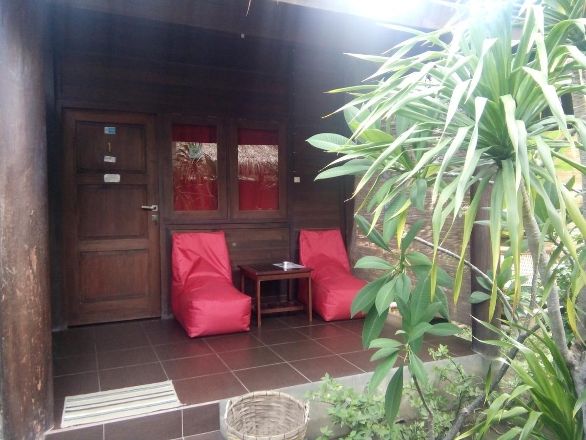 Alexyane Paradise Bungalow Джили Трауанган Екстериор снимка