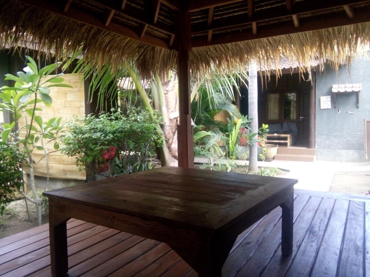 Alexyane Paradise Bungalow Джили Трауанган Екстериор снимка